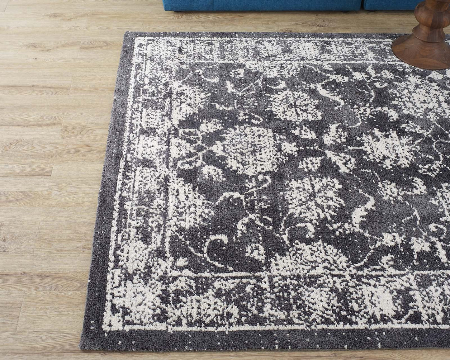Kazia Distressed Floral Lattice 5x8 Area Rug by Modway