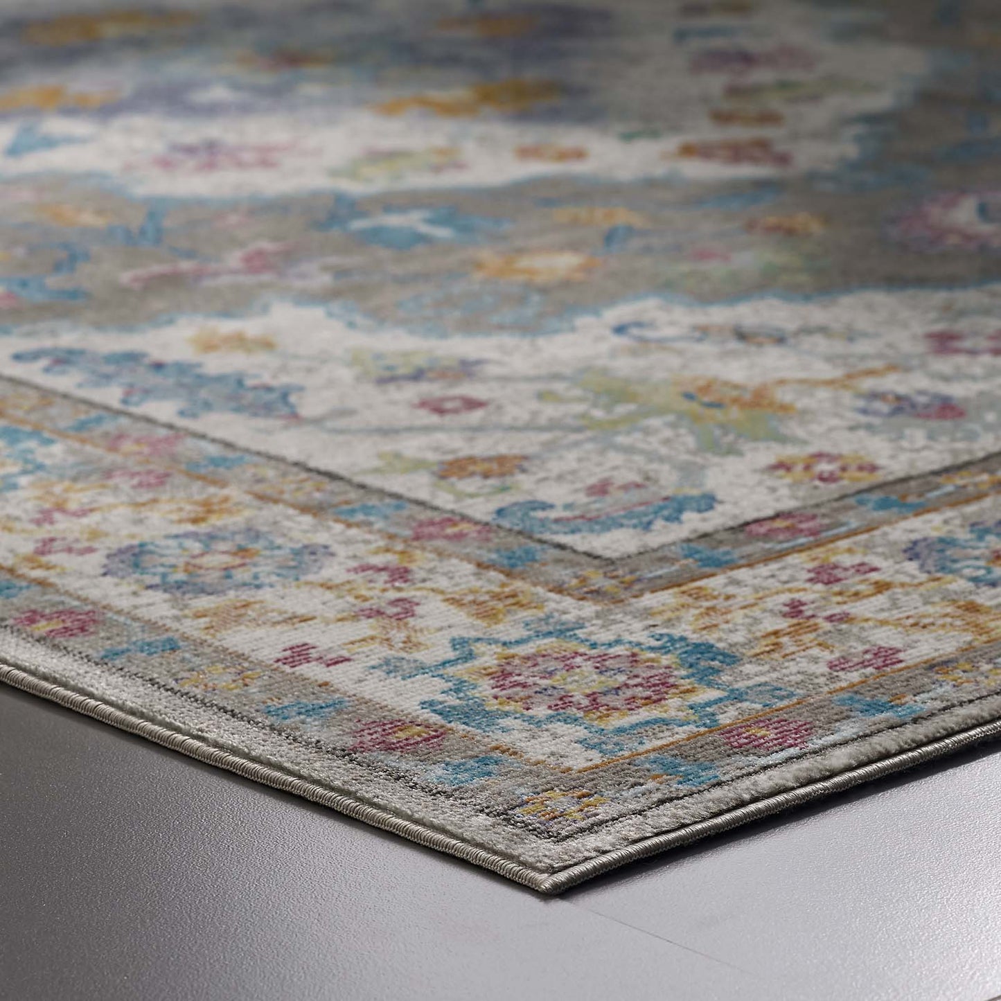 Success Anisah Distressed Floral Vintage Medallion 8x10 Area Rug by Modway