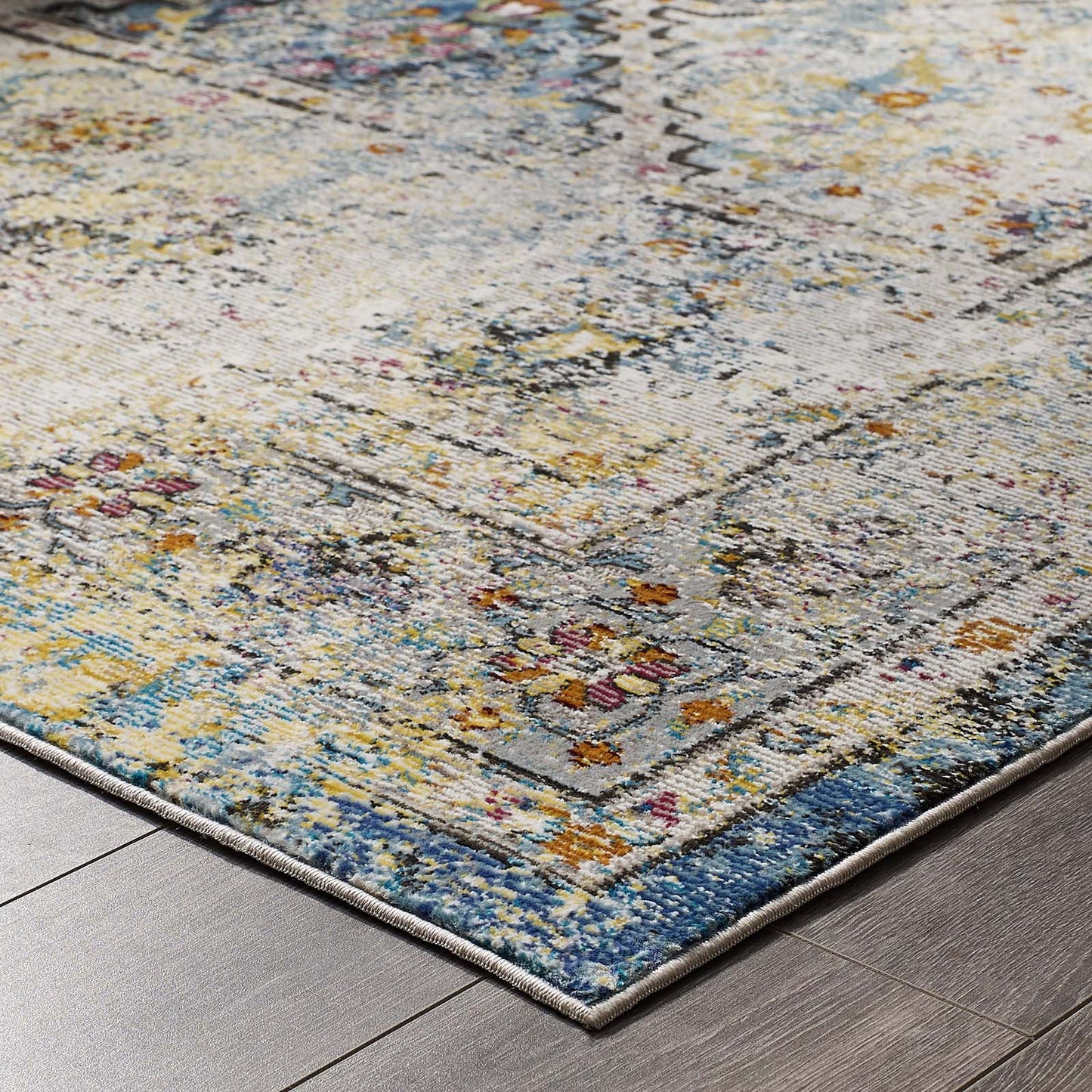Success Jacinda Distressed Vintage Floral Vintage Medallion 4x6 Area Rug by Modway