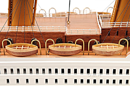 RMS Titanic Large with Display Case