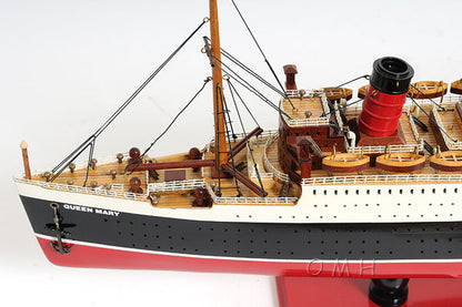 Queen Mary Midsize with Display Case