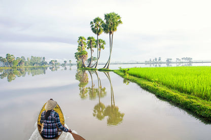 Small South East Asia Sampan Boat Teal Bottom Thuyen Ba La Tam Ban