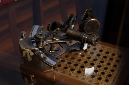 Nautical Sextant in wood box (Medium)