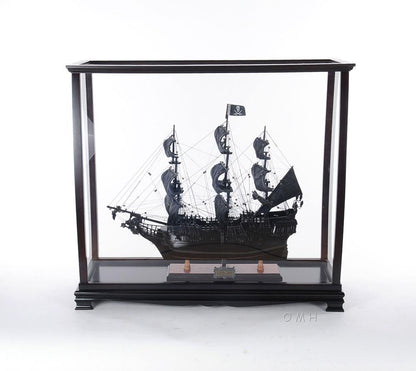 Display case for tall ship medium
