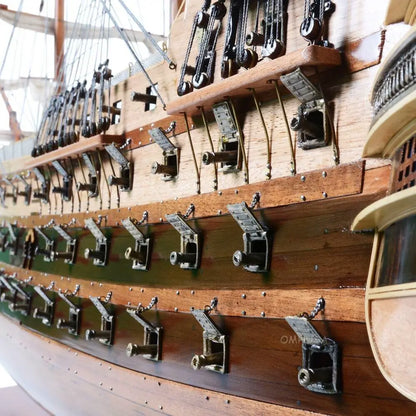 HMS Victory 56L With Display Case XL No Glass
