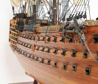 HMS Victory Large With Floor Display Case